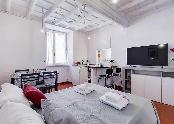 Apartment Pigna Rome